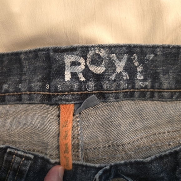Roxy Junior's Low Rise Straight Leg Jeans size 9 - Picture 1 of 3
